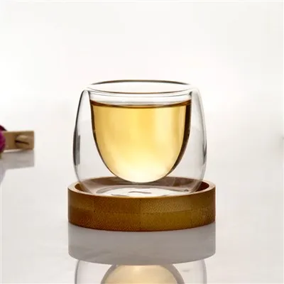 Vaso de vidrio de doble pared con bandeja de madera